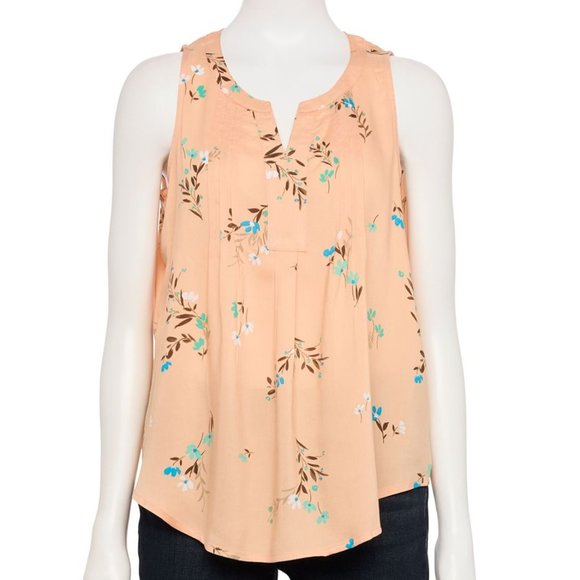 croft & barrow Tops - Croft & Barrow Peach Floral Top. Lightweight look and feel!  (M/L/XL)